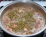 Foto del paso 5 de la receta: Cazuela de arroz integral con voladores y langostinos