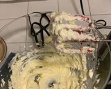 A picture of step 9 of Vanilla raspberry cupcakes.