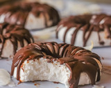 Foto del paso 2 de la receta: Donuts de coco helados