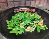 A picture of step 2 of Paella with Vegetables and Pork Ribs.