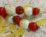 Foto del paso 1 de la receta: Brochetas de tomates cherry y huevos de codorniz
