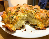 Foto del paso 4 de la receta: Pan de ajo y mozzarella súper delicioso 🧄