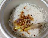 Foto langkah ke 5 dari resep Nasi Liwet Bunga Telang & Wortel 🥕.