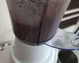 A picture of step 3 of Oreo milkshake.