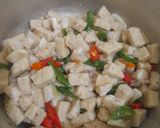 Foto langkah ke 4 dari resep Tumis tempe gembus.