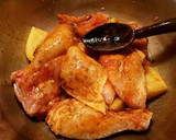 Foto del paso 8 de la receta: Pollo especiado al horno con patatas