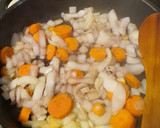 Foto del paso 2 de la receta: Carrillera de cerdo en salsa con toque de frambuesa
