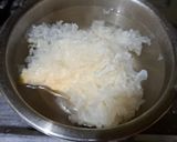 Foto langkah ke 1 dari resep Sop Ayam Jamur Salju.