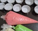 Foto langkah ke 4 dari resep Bolu Kukus Mekar Semangka.