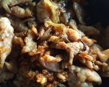 รูปขั้นตอนการทำที่ 2 ของ หมูผัดหอมใหญ่