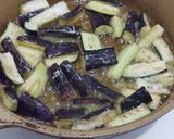 Foto langkah ke 2 dari resep Tumis terong.