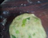 मटर की रोटी(Matar ki roti recipe in hindi) रेसिपी चरण 3 फोटो