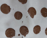 Foto del paso 2 de la receta: Bombones saludables 🍓🍓🍫🍫
