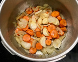 Foto del paso 3 de la receta: Lomo de cerdo en salsa
