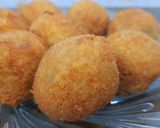 A picture of step 3 of Chicken cheese balls❤🥰.