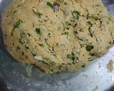 A picture of step 4 of Aloo Methi Paratha.