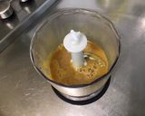 Une image de l'étape 3 de Sauce salade sucrée salée à la mangue, citron et persil.