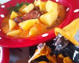 Kolbászos krumplileves tejjel recept fázis 4 fotója