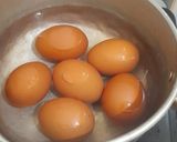 Foto langkah ke 2 dari resep Telur kecap pedas.