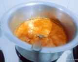 A picture of step 2 of ક્રિસ્પી કરારે તલના લાડુ.