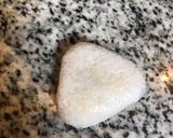 صورة لخطوة 5 من وصفة أرز بالتونة 🍙 Onigiri
