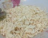 Foto langkah ke 2 dari resep Omlet indomie telur.