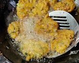 प्याज़ धनिया पकौड़ा (pyaz dhaniya pakoda recipe in Hindi) रेसिपी चरण 3 फोटो