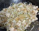 Foto langkah ke 3 dari resep Tumis Toge Tahu.