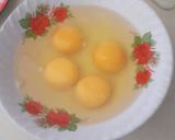 Foto langkah ke 1 dari resep Telur mata sapi kecap.