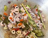 Foto langkah ke 3 dari resep Nasi liwet cumi pete magic com.