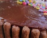 Foto del passaggio 7 della ricetta Gravity cake Smarties