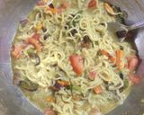 A picture of step 5 of Noodles Omelette.