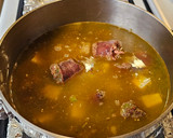 Foto del paso 4 de la receta: Longaniza con papas en salsa