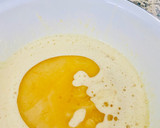 Foto del paso 1 de la receta: 🥧BUDÍN🥧 DE NARANJA🍊CON MANZANAS🍎🍎 Y PASAS DE UVA 🍇