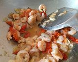 Foto langkah ke 2 dari resep Tumis Kangkung Udang.
