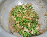 A picture of step 11 of Shahi Matar Makhana.