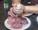 Foto del paso 1 de la receta Pollo y conejo rustidos con setas