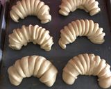 Foto langkah ke 7 dari resep Roti Isi Kelapa ala Korean Bakery.