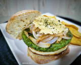 Foto del paso 6 de la receta: Hamburguesa de pollo y espinacas con cebolla y doble de queso