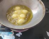 A picture of step 1 of Dahi vada (white udad dal).