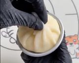 A picture of step 4 of Strawberry Mochi.