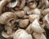 Une image de l'étape 2 de Tajine de bœuf aux figues et champignons de Paris au Cook Expert.