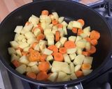 Une image de l'étape 7 de Pommes de terre, carottes et navets marteaux fruités.