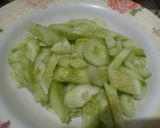 รูปขั้นตอนการทำที่ 1 ของ แตงกวาผัดไข่ NaRakMak