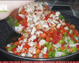 Foto del paso 2 de la receta: Empanada de hojaldre con atún