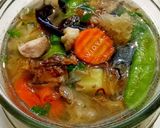 Foto langkah ke 7 dari resep Sup Ayam Jejamuran.