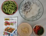 รูปขั้นตอนการทำที่ 1 ของ "ปลาหมึกผัดพริกแกง" Stir Fried Squids with Red Curry Paste🌶🦑🌿
