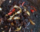 Gambar langkah 6 resipi Daging Masak kicap Kerisik.