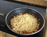Foto del paso 3 de la receta: Espaguetis con pollo <agridulce >