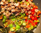 Foto langkah ke 5 dari resep Sambal Cumi Pete.